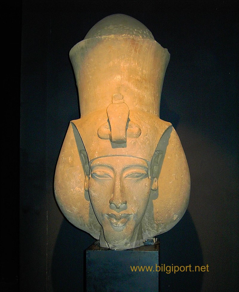 Devasa Akhenaten Heykeli. İskenderiye Ulusal Müzesi.