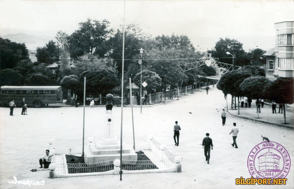 CUMHURİYET MEYDANI 1967.jpg